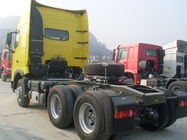8800kg車両総量のトラクターの頭部のトレーラー、黄色い大型トラックのトレーラーLHD/RHD