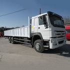 SINOTRUK HOWO 6x4の重い貨物トラック336の馬力HW15710伝達