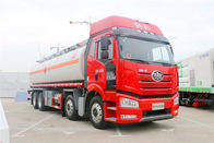 大容量8x4 FAWのディーゼル燃料の貯蔵タンクのトラックのユーロIIIの赤い色