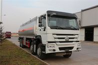 液体ガスのディーゼル油の交通機関のためのSinotruk HOWO 8x4の燃料配達タンカー