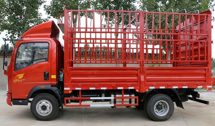 HOWO 6の荷車引き4x2の重い貨物トラック完全な油圧伝達高性能
