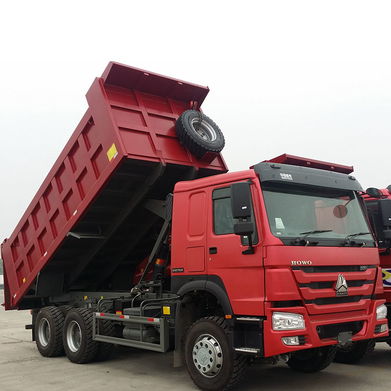 Sinotruk頑丈な6はダンプ トラックの馬力251-350hp赤い色を動かします