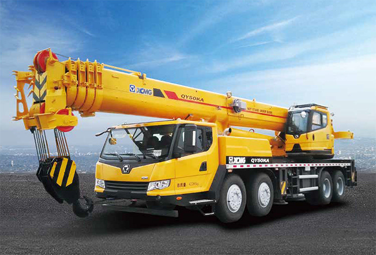 XCMG QY50KA 50トンのクレーン58.1m移動速度85km/hの油圧Rcの移動式トラック