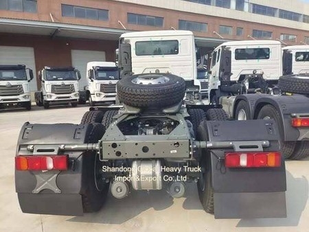 中国の有名なブランド Sinotruk HOWO 重型トラック HOWO 6*4 トラクタートラック 410 HP