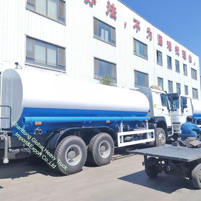 HOWO 6*4 400HP リニューアルされた水タンク トラック 噴水器 トラック 6*4 水タンク