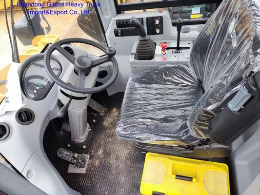 柳工 777A バックホーローダー 6-9t 定格荷重 74.5 Kw