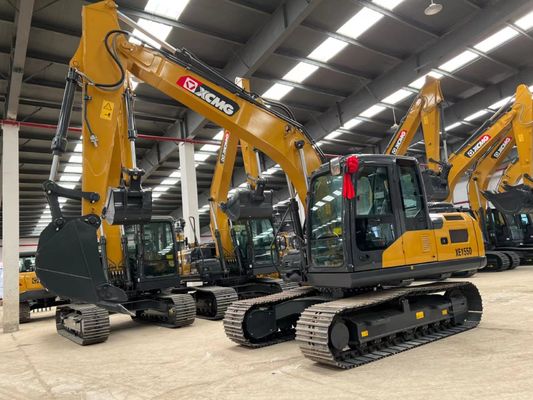 XCMG XE470D 47トンのクローラー掘削機 250 kW ウェイチャイエンジンと2.2-2.5 m3 重量土搬入用バケツ
