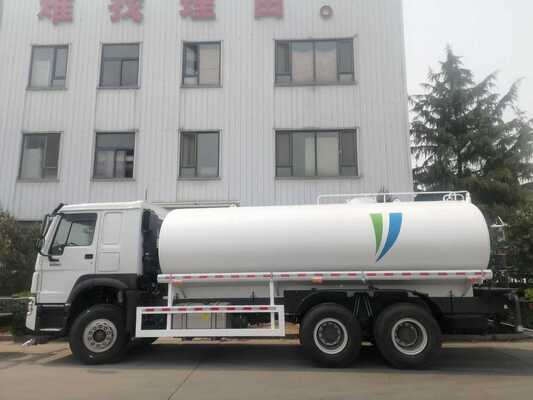 HOWO 10輪水タンク車 16000L-24000L容量 6×4駆動方式 Sinotruk HOWOシャーシ