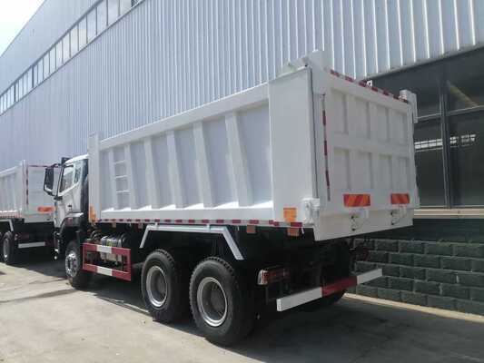 中国重汽豪沃二手371/375马力8x4右舵小型自卸卡车