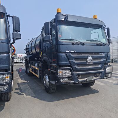 HOWO 15CBM 6*4駆動車とディーゼル燃料を搭載した真空下水道排泄物吸管トラック