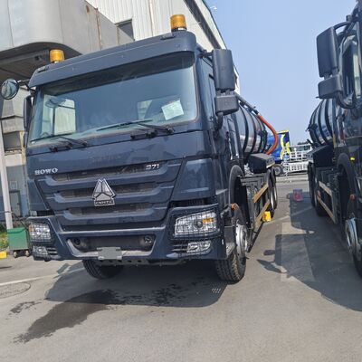 HOWO 15CBM 6×4駆動型およびセプティックタンク清掃のための水力転覆放出用真空下水道水を吸い込むトラック