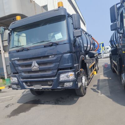 HOWO 15CBM 都市廃棄物および産業廃棄物洗浄用の 6×4 ドライブタイプと 266HP エンジンを備えた真空下水吸引車