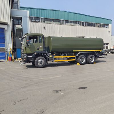 HOWO TX 6×4 水タンク トラック 20 トンのペイロード ユーロ 2 排放基準と > 16m 噴霧面 防塵および市政清掃