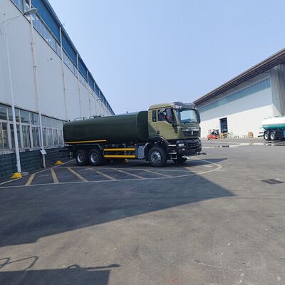 HOWO TX 6×4 水タンク トラック 15-20 CBM 容量 高圧遠心水ポンプと強化タンクボディ