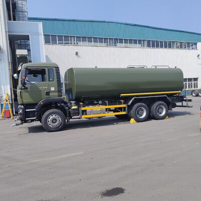 HOWO TX 6×4 給水タンク車、積載量 20 トン、道路清掃と粉塵制御のためのユーロ 2 排出基準を備えています