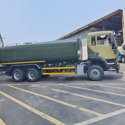 HOWO TX 6×4 給水タンク車 15 ～ 20 CBM 容量と防塵および灌漑用の高圧給水ポンプを搭載