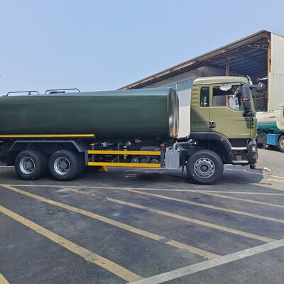 HOWO TX 6×4 給水タンク車、積載量 20 トン、道路清掃と粉塵制御のためのユーロ 2 排出基準を備えています
