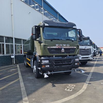 HOWO TX 6×4 水タンク トラック 15-20 CBM 容量 高圧遠心水ポンプと強化タンクボディ