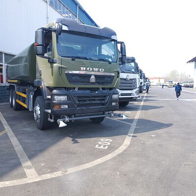 HOWO TX 6×4 水タンク トラック 20 トンのペイロードと道路塵除きおよび市用用途のためのユーロ 2 排放基準