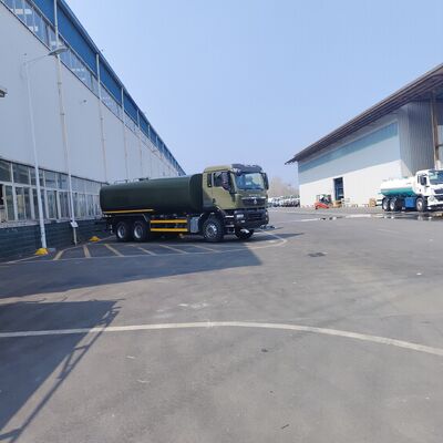 HOWO TX 6×4 給水タンク車、ペイロード 20T ユーロ 2 排出基準および道路清掃用 6×4 駆動輪付き
