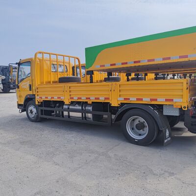 HOWO 4×2 クラッシュ クッション トラック 高性能エネルギー吸収とモジュール式交換設計 高速道路安全