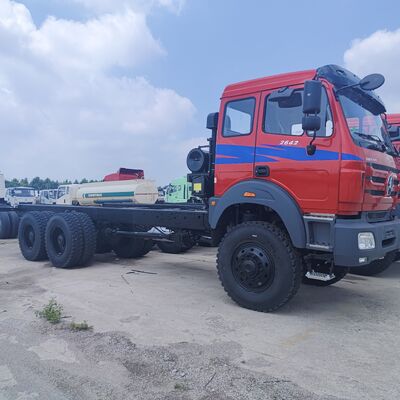 BEIBEN 2638 6×6 ヘビーデューティ鉱山ダンプトラック、380HP WEICHAI エンジンおよびオフロード鉱山用ペイロード 30 ～ 35 トン搭載