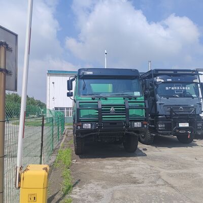 HOWO 6×4 水タンク トラック 20000L 容量, 371HP エンジンと道路清掃と除塵のための炭素鋼タンク