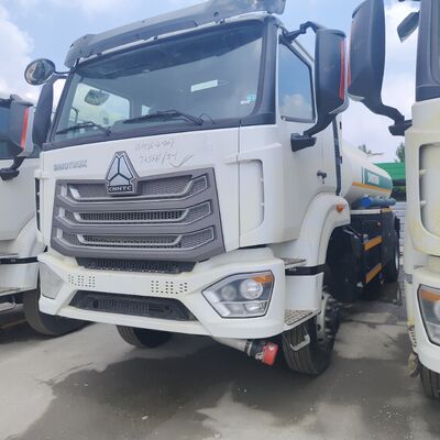HOWO NX 6×4 CNG燃料タンク トラック 400HP エンジンと25,000Lの燃料配送容量