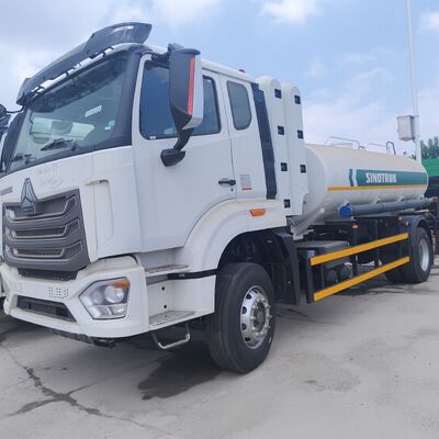HOWO NX 6×4 CNG燃料タンク トラック 400HP エンジンと25,000Lの燃料配送容量