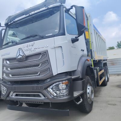 HOWO NX 6×4 400HP エンジンと 25 ～ 35 トンの積載量を備えた鉱山および建設用大型ダンプ トラック