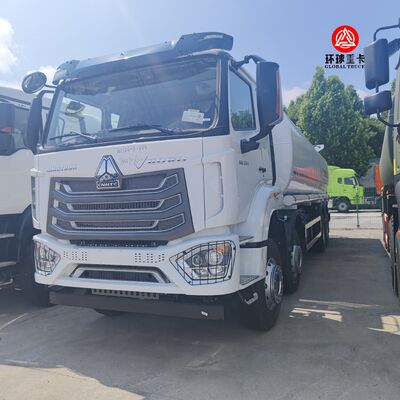 HOWO NX 8x4 30000L 燃料タンク トラック ケニア燃料輸送用の重用ディーゼルボウザー トラック