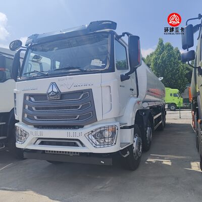 HOWO NX 8x4 30000L 燃料タンク トラック ケニア燃料輸送用の重用ディーゼルボウザー トラック