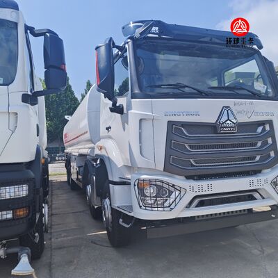 HOWO NX 8x4 30000L 燃料タンクローリー ザンビア鉱業および燃料流通用ヘビーデューティディーゼルボウザー