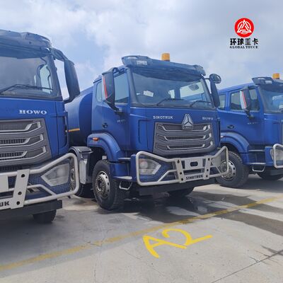 HOWO NX 8x4 30000L 燃料タンク トラック タンザニア市場用重用ディーゼルボウザー トラック