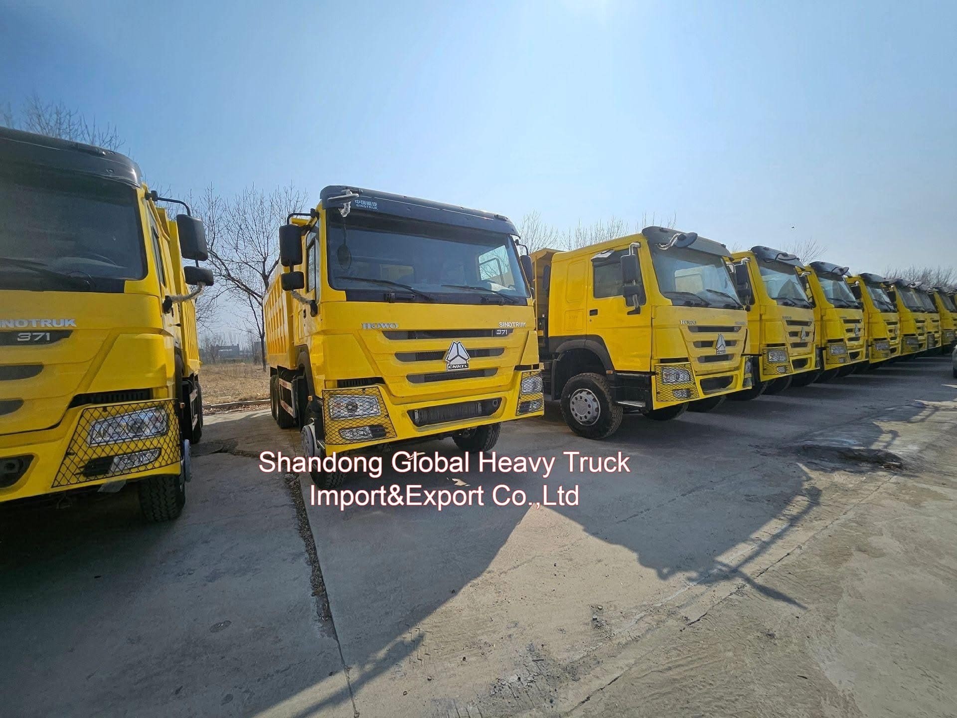 新型シノトルク HOWO 30トンの重荷シノ貨物 20cbm 6X4 371HP 380HP 400HP 輸送用オフロードダンパー / タンパーダンプトラック