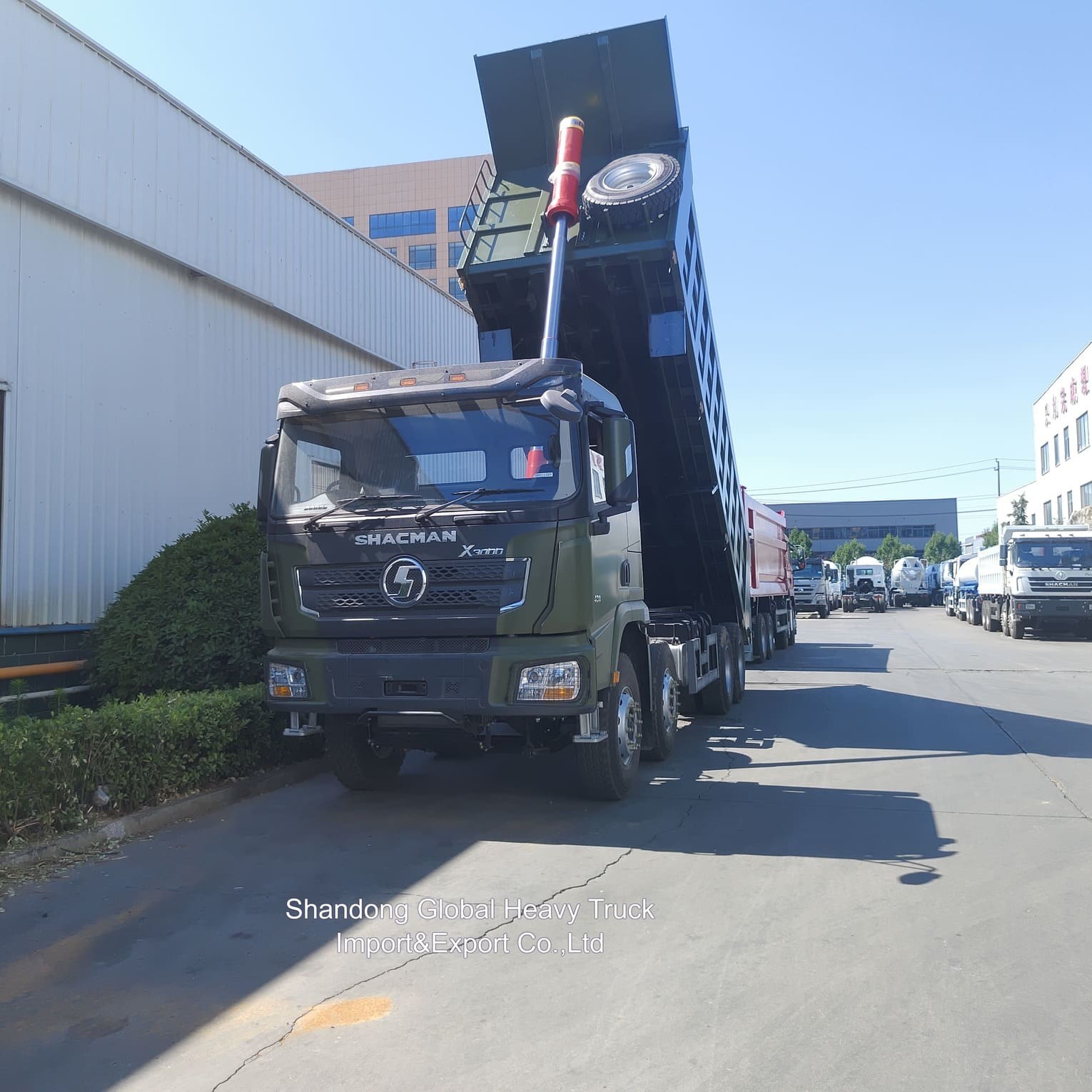 陝西汽車 X3000 ダンプトラック 8X4 駆動輪 ヘビーデューティ ダンプトラック、積載量 31～40t、WEICHAI WP12 / WP13 エンジン搭載