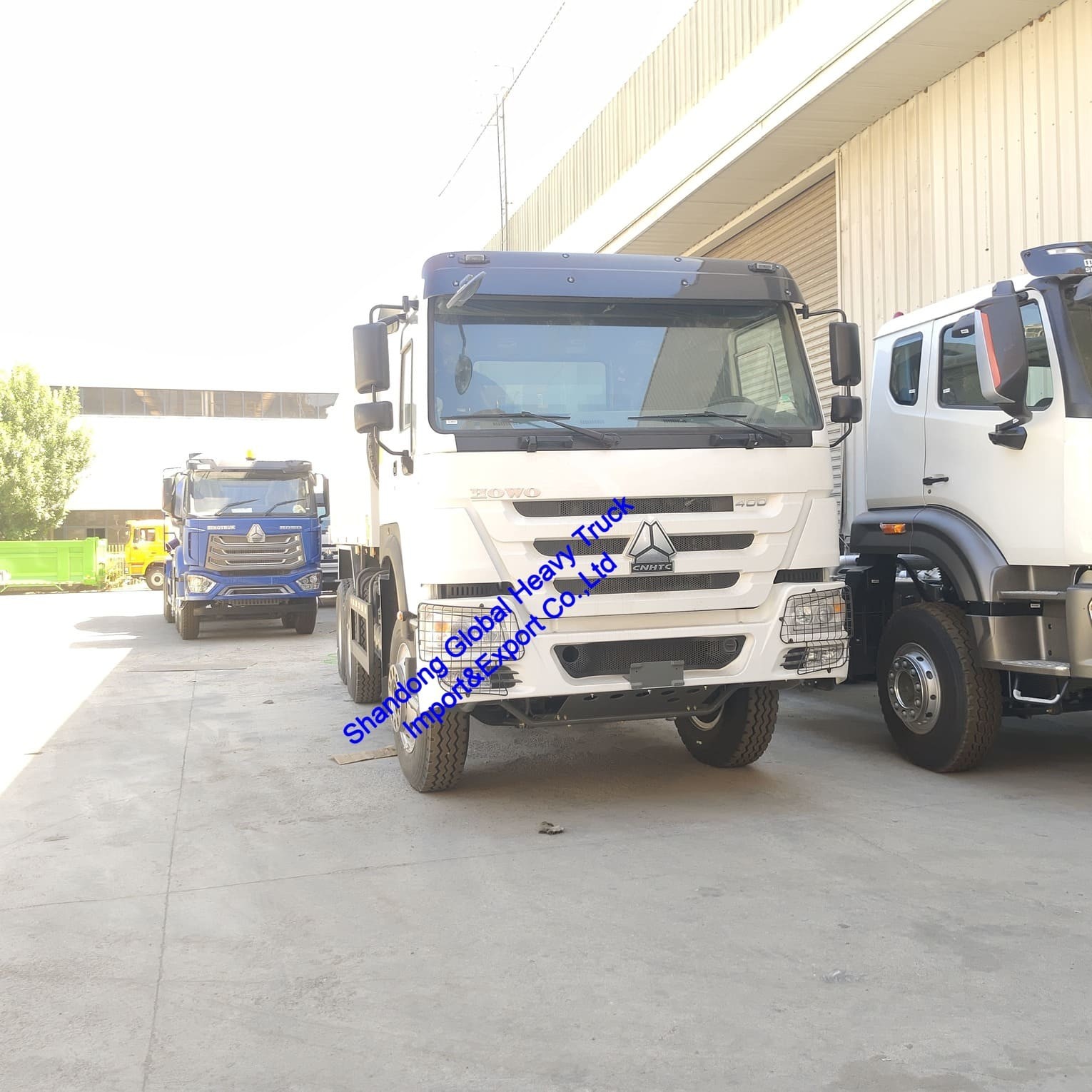 高品質のHOWOダンプトラック Sinotruk 新しい物品に置き換える貨物トラック