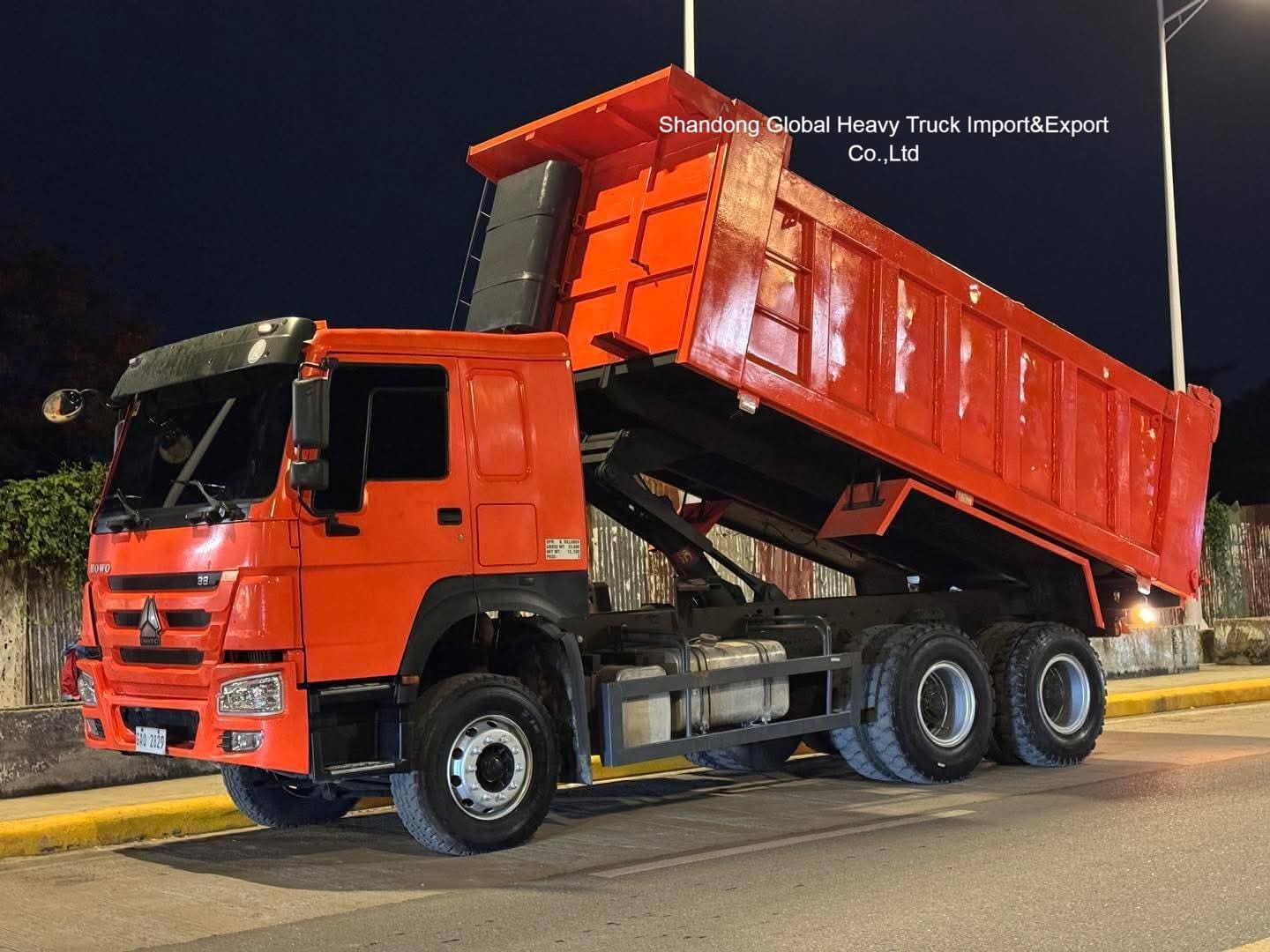 中古 HOWO 6X4 ダンプトラック 371, 375 336 HP 10 ホイラー 30 トン ティッパートラック