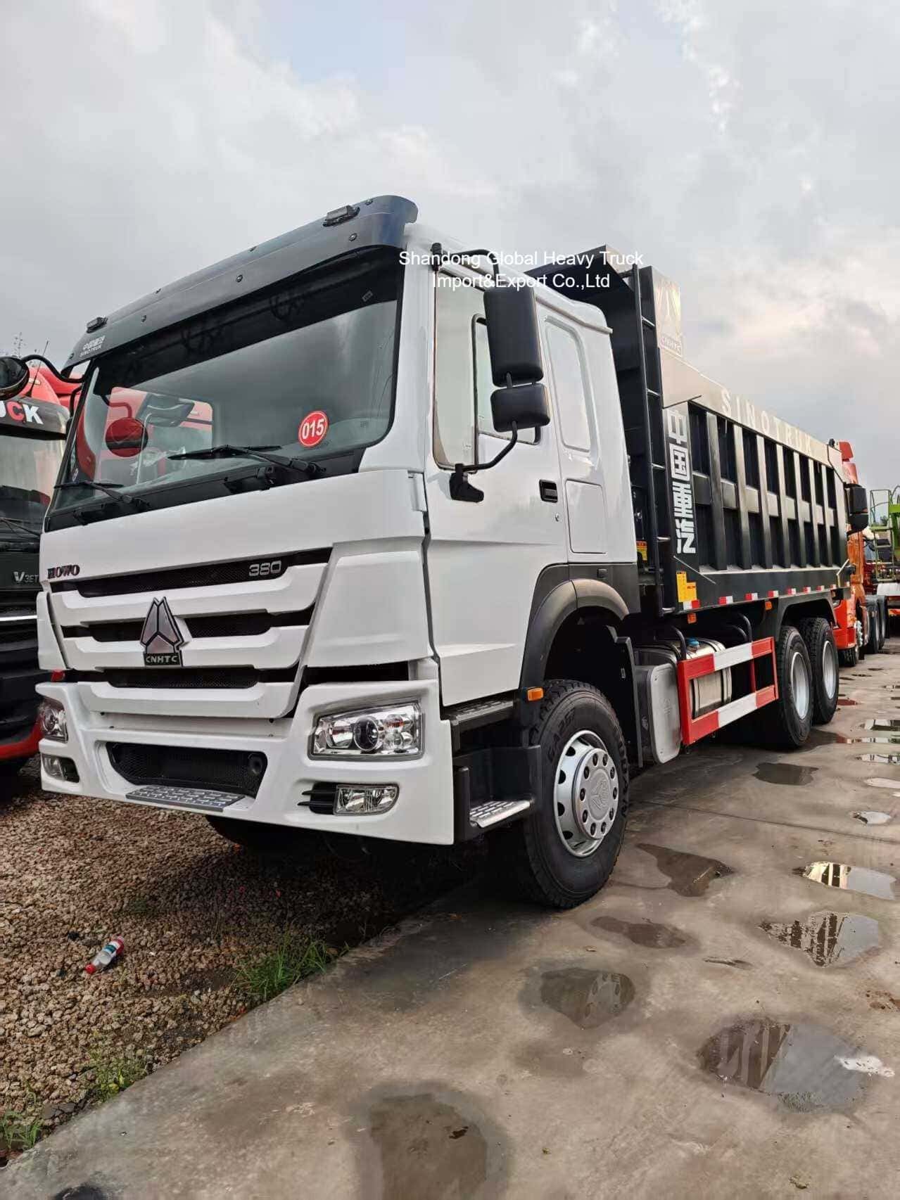 ナイジェリア鉱山向け 371HP エンジン強化 6×4 シャーシと高強度荷台を備えた HOWO 6×4 ダンプ トラック