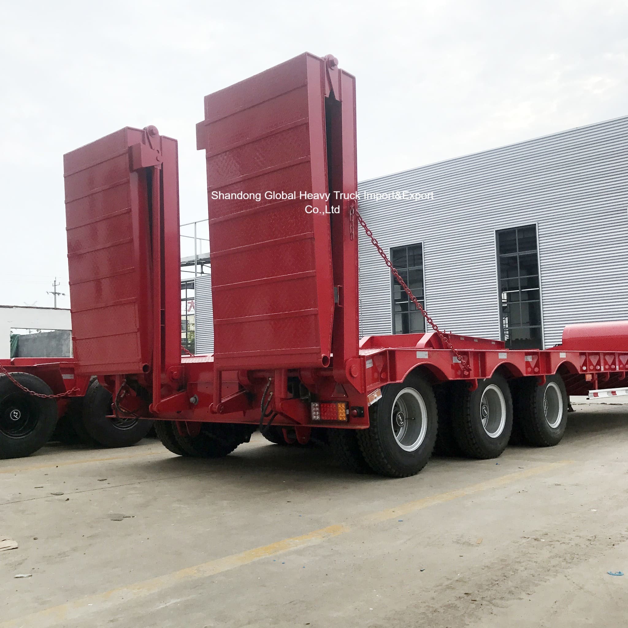 40-80 Tons Loading Capacity Low Bed Semi Trailer with 12R22.5 Tires and 50mm King Pin for Heavy Machinery Transport