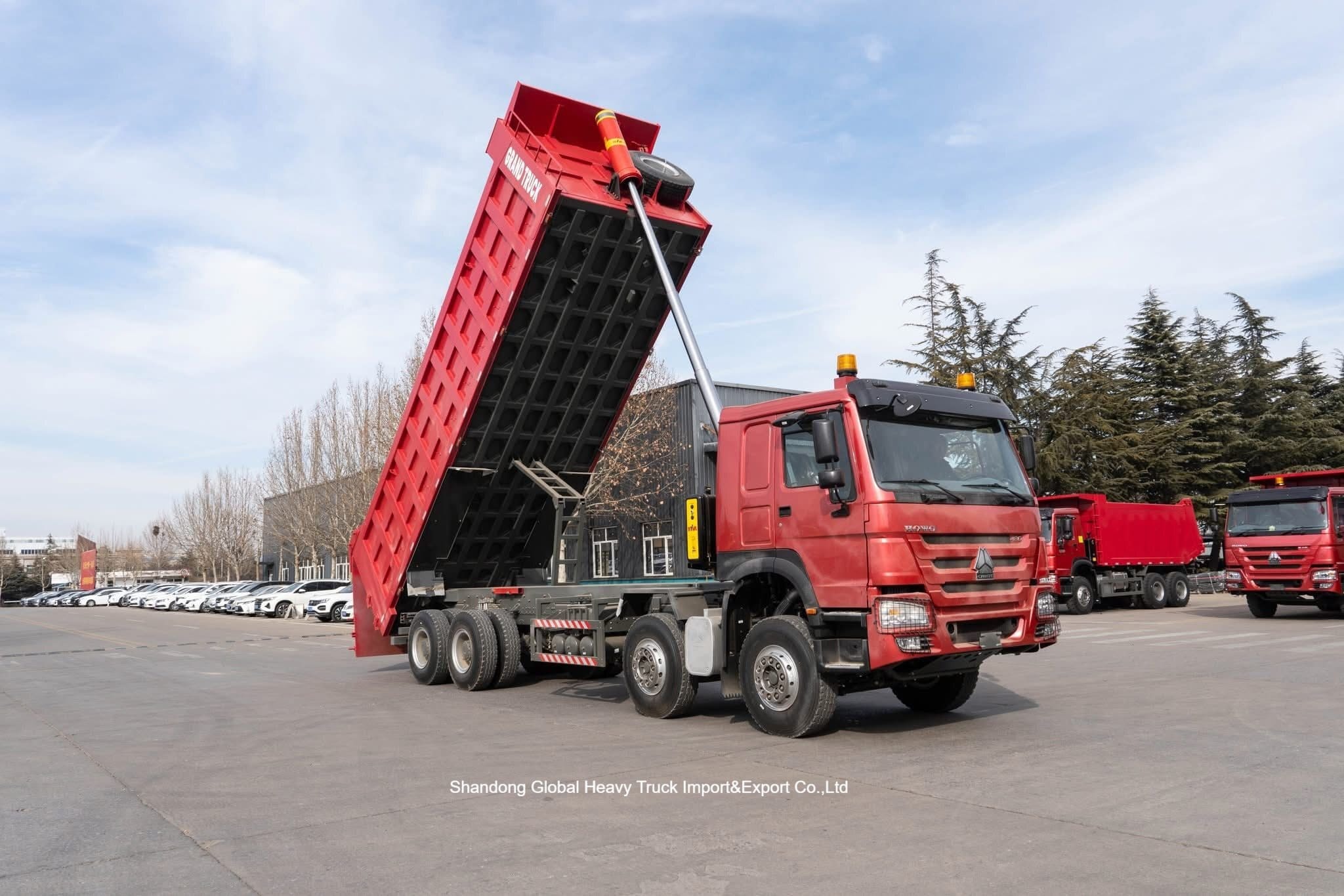 HOWO 8x4 400HP ダンプトラック 45T 容量 重作業用鉱山