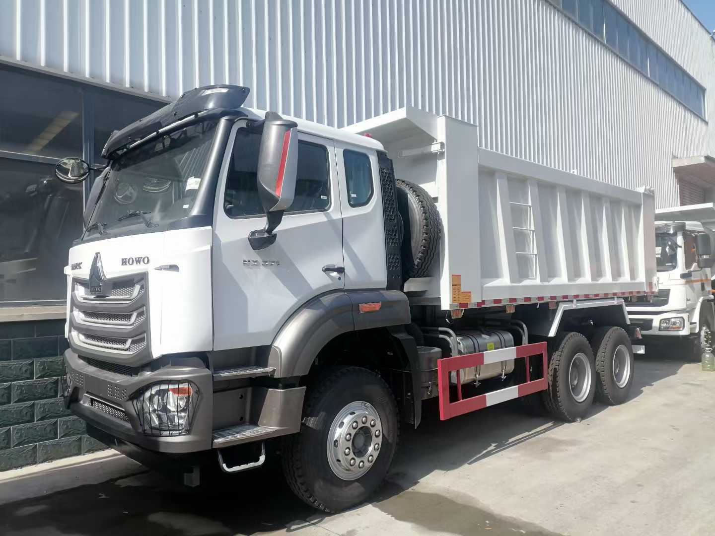 高品質 Sinotruk HOWO Nx 400馬力 6X4ドライブ LHD/RHD 重荷ダンプティッパートラック