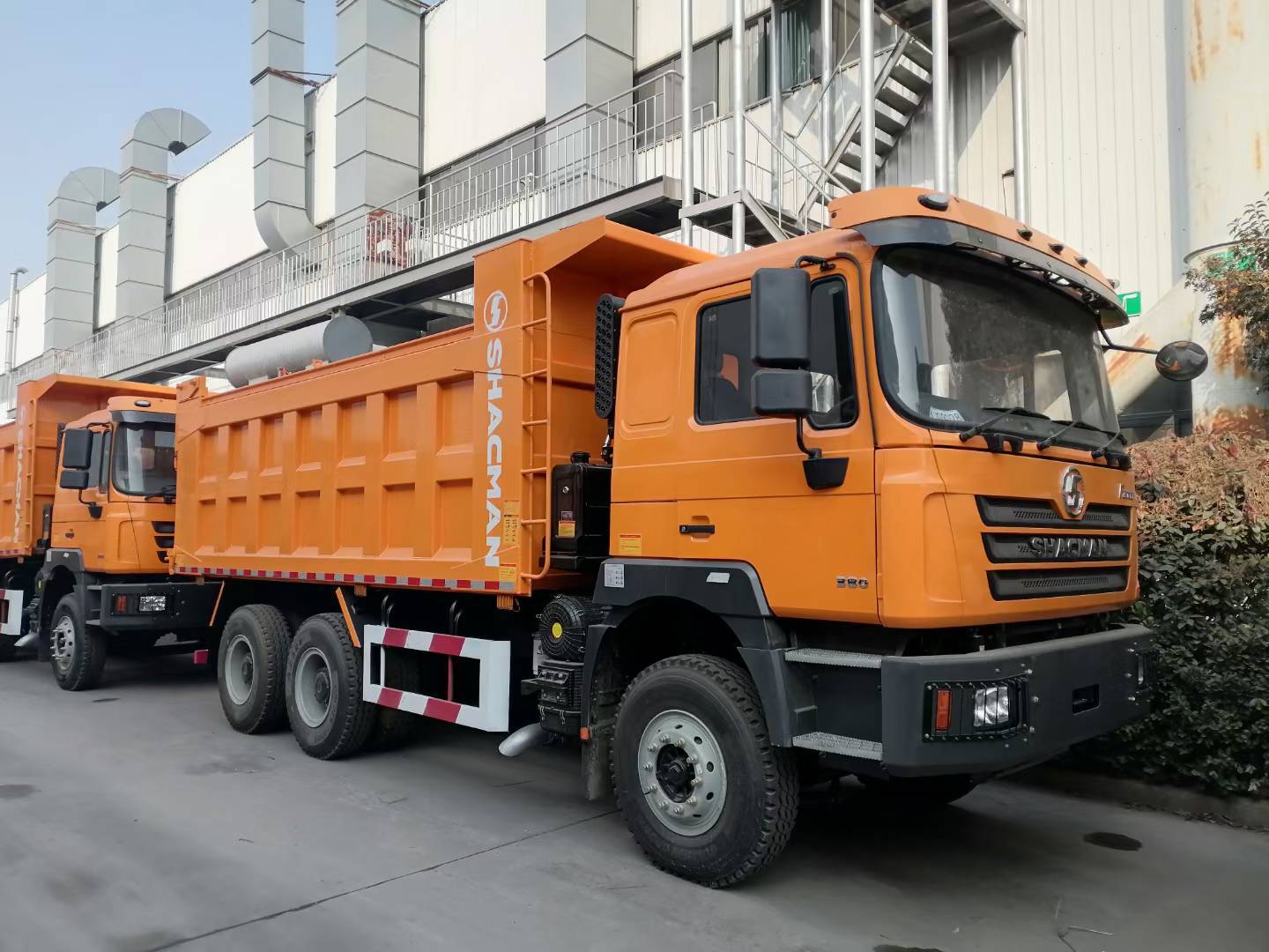 New Shacman F3000 8x4 Heavy Duty Dump Truck with 420hp Engine and 40 Tons Loading Capacity Reinforced Steel Cargo Box